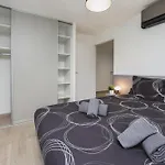 度假居 Le Naturiste Loft With Jacuzzi *